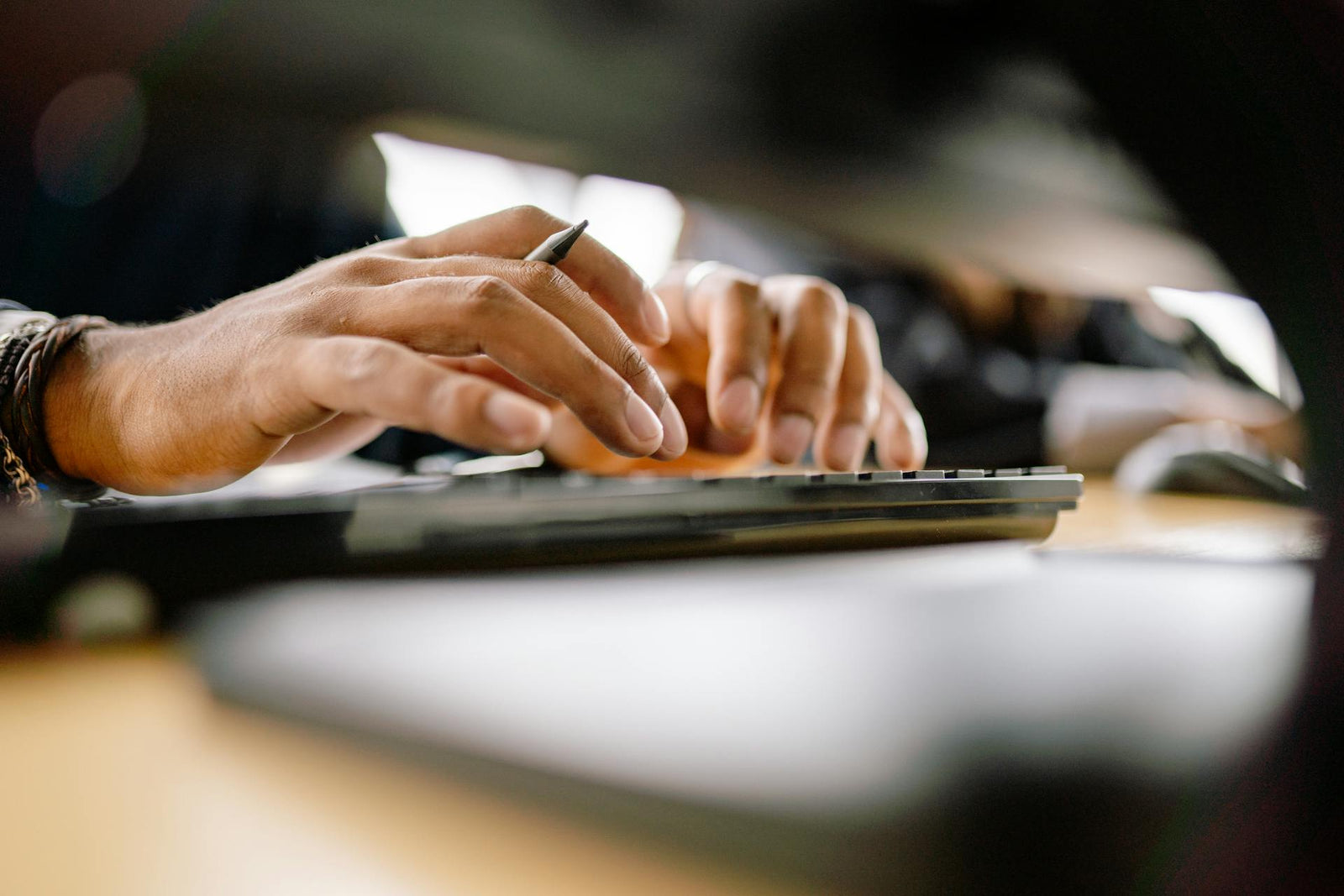 9 Effective Ways to Keep Your Hands Warm While Typing