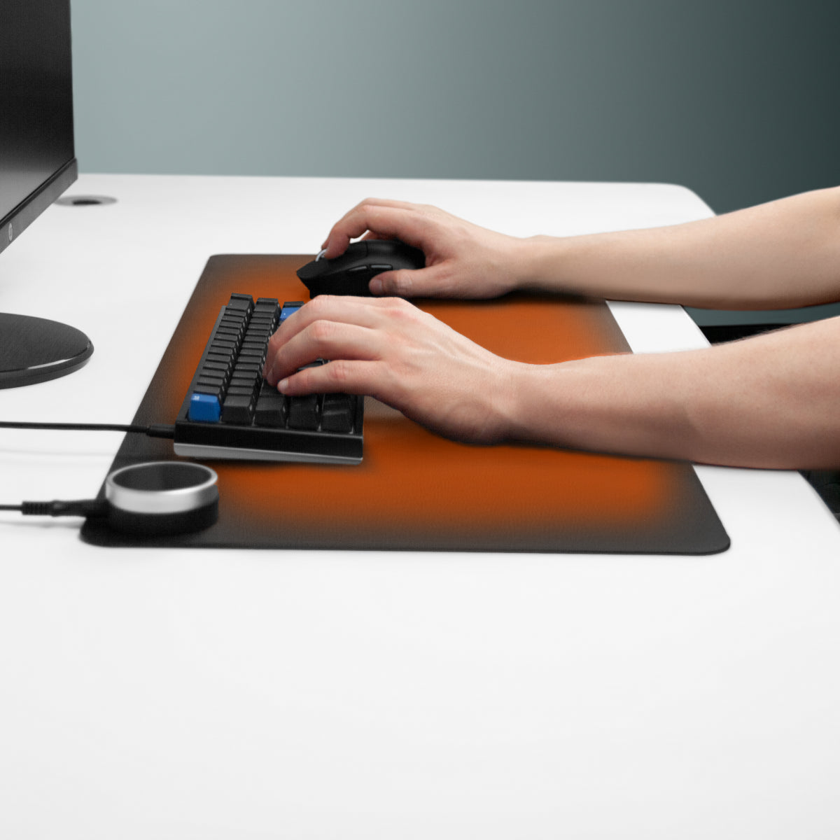 The desktop hand warmer pad